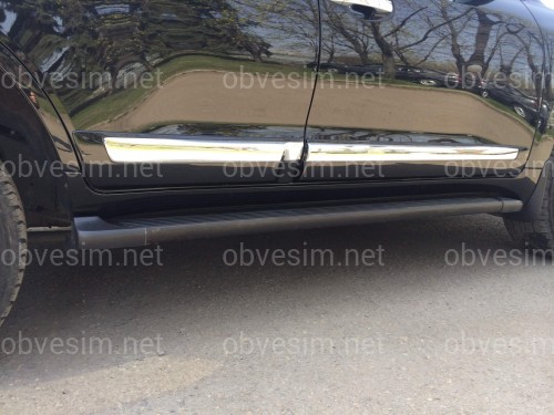 Молдинги на двери Toyota Land Cruiser 200 2007-2015 рестайлинг 2012, цвет черный 202 (широкие 15см)