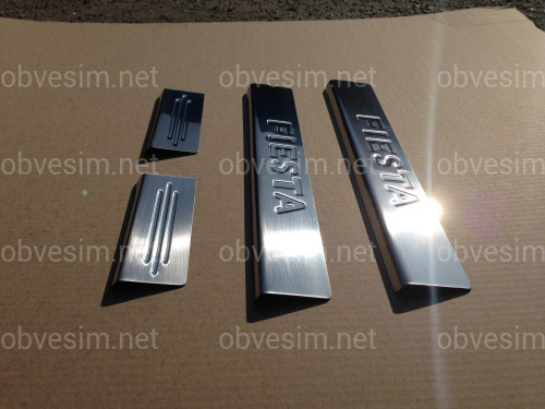 Накладки на пороги Ford Fiesta 2004-2010 (нержавеющая сталь)