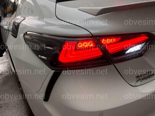 Задние диодные фонари Toyota Camry 70 2018- дымчатые
