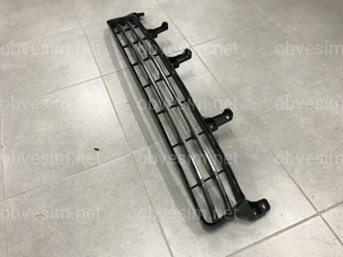 Решетка бампера (не F-Sport) Lexus LX 570 2012-2015