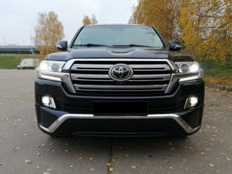 Обвес юбка переднего бампера Executive Toyota Land Cruiser 200 2016  цвет черный