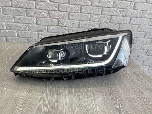 Фары Volkswagen Jetta 2010-2018 в стиле Passat B8