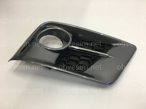 Накладка на противотуманную фару ПРАВАЯ F-Sport Lexus LX570 2012-2015