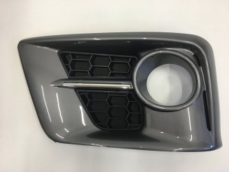 Накладка на противотуманную фару ЛЕВАЯ F-Sport Lexus LX570 2012-2015