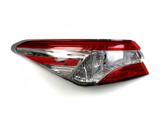 Задний фонарь левый наружный Toyota Camry 70 USA LE SE 2017-2020  1шт.