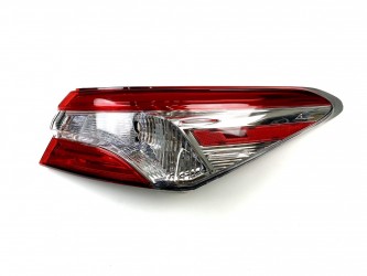 Задний фонарь правый наружный Toyota Camry 70 USA LE SE 2017-2020  1шт.