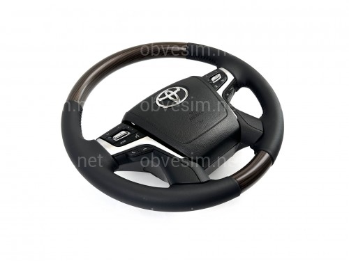 Руль в сборе черный с темным деревом Toyota Land Cruiser 200 / Prado 150
