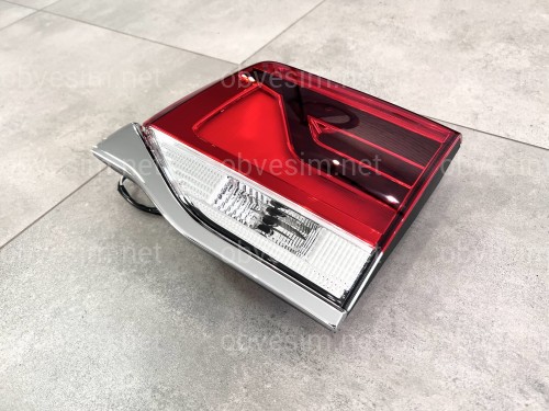 Внутренний правый фонарь Toyota Land Cruiser 200 2016-2021