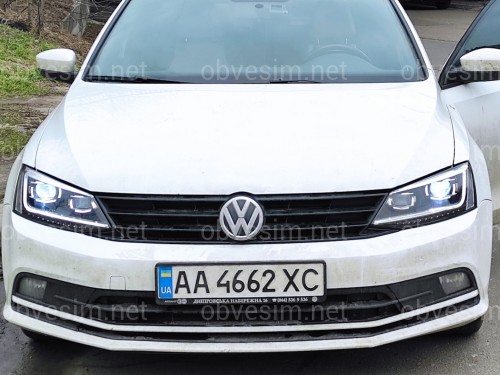 Фары Volkswagen Jetta 2010-2018 в стиле Passat B8