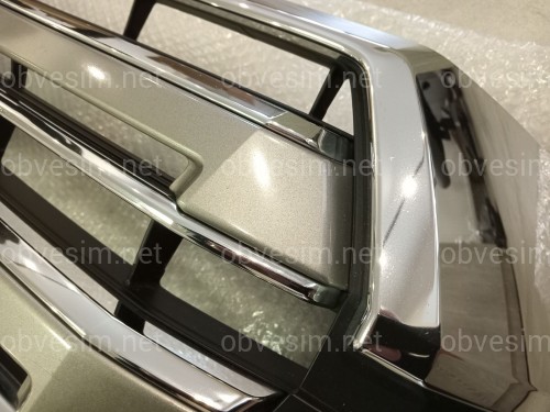 Б/У Оригинальная решетка радиатора Toyota Land Cruiser 200 16-22