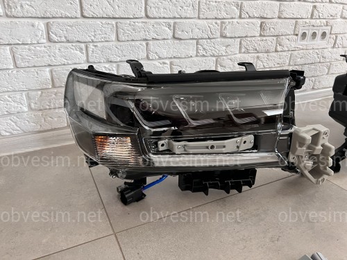 Фары FULL LED 3 линзы Toyota Land Cruiser 200 2015-2022 (левая+правая)