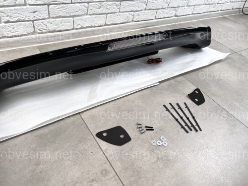 Спойлер козырек Toyota Land Cruiser 100 / Lexus LX 470 1998-2007 ABS пластик цвет черный