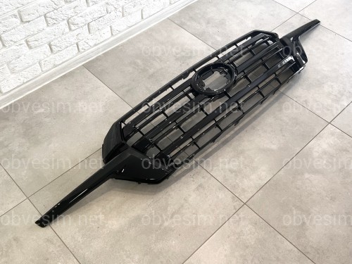 Решетка радиатора с ресницами BLACK Toyota Land Cruiser 200 2015-2022