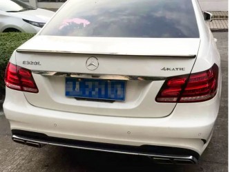 Спойлер лип на багажник Mercedes W212 2009-2016 ABS пластик, цвет черный глянец