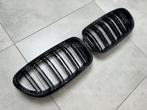 Решетка радиатора ноздри M5 стиль BMW 5 series F10 F11, черный глянец 2шт.