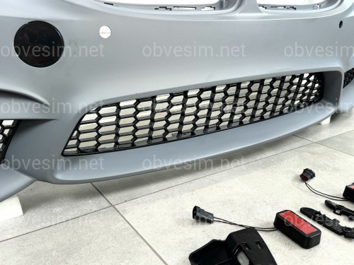 Комплект обвеса M3 стиль BMW 3 Series F30 2012-2018 (передний / задний бампер, пороги) ПОД ПАРКТРОННИКИ