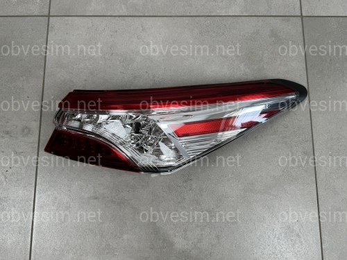 Задний фонарь правый наружный FULL LED Toyota Camry 70 USA XLE XSE 2017-2020 1шт.
