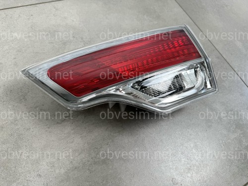 Задний фонарь правый внутренний Toyota Highlander 2014-2016