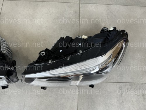 Фары Adaptive LED до рестайлинга для BMW X3 G01 F97 / X4 G02 F98 2018-2021 2шт. комплектные с блоками
