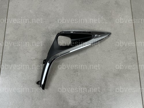 Правая накладка туманки OEM 8148133060 для Lexus ES 2015-2018