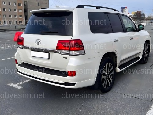 Обвес юбка заднего бампера Executive Lounge Toyota Land Cruiser 200 2015-2021 стиль 2019 / 2021 цвет белый