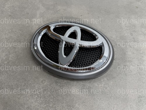 Эмблема с подиумом Toyota Land Cruiser Prado 150 2013-2017