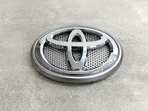 Эмблема с подиумом Toyota Land Cruiser Prado 150 2013-2017, цвет серый