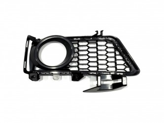 Накладка на противотуманную фару правая M пакет 51118062632 BMW 3 series F30 F31 2012-2018