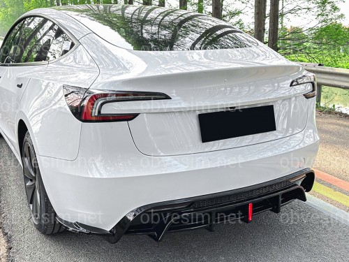 Накладка заднего бампера со стопом для Tesla Model 3 2025- ABS пластик, цвет черный глянец