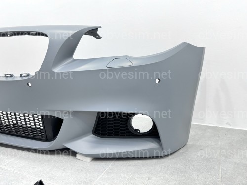 Передний бампер в сборе M Paket BMW 5 Series F10 F11 2010-2013 (под омыватели / с отверстиями под парктроники / с отверстиями туманок)