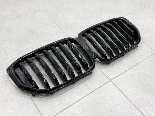 Решетка ноздри BMW X5 G05 LCI 2023- под камеру 51135A67CC6