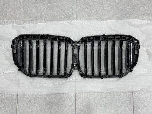 Решетка ноздри BMW X5 G05 LCI 2023- под камеру 51135A67CC6