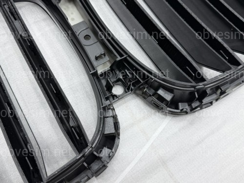 Решетка ноздри BMW X5 G05 LCI 2023- под камеру 51135A67CC6