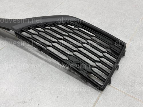 Решетки бампера S-Line BLACK для Audi Q7 2020-2024 2шт, левая 4M0 890 681 B / правая 4M0 890 682 B