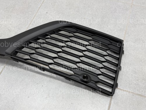Решетки бампера S-Line BLACK для Audi Q7 2020-2024 2шт, левая 4M0 890 681 B / правая 4M0 890 682 B