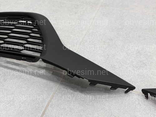 Решетки бампера S-Line BLACK для Audi Q7 2020-2024 2шт, левая 4M0 890 681 B / правая 4M0 890 682 B