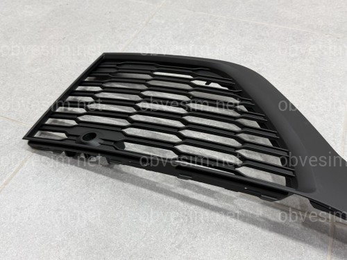 Решетки бампера S-Line BLACK для Audi Q7 2020-2024 2шт, левая 4M0 890 681 B / правая 4M0 890 682 B
