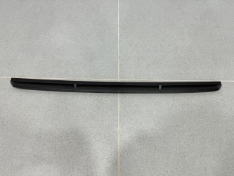 Верхняя накладка (решетки) переднего бампера  Audi A4/ S4/ RS4 (B9) 2020- 8W0807801 / 8WD 807 801