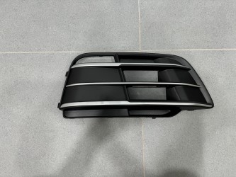 Решетка противотуманки матовая (правая) - S Line - AUDI Q5 (FY) 2017-2020 80D807680J