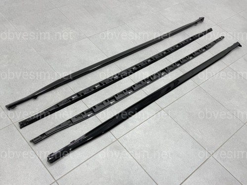 Лезвия на пороги R-Line для Volkswagen Golf 8 2021-