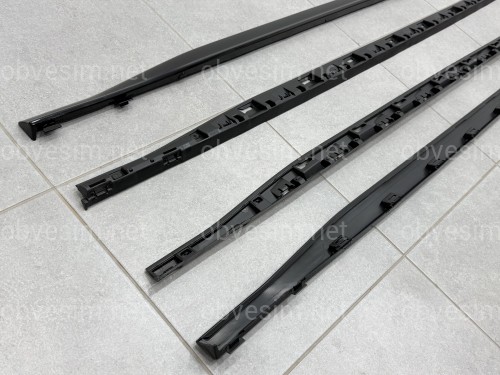 Лезвия на пороги R-Line для Volkswagen Golf 8 2021-