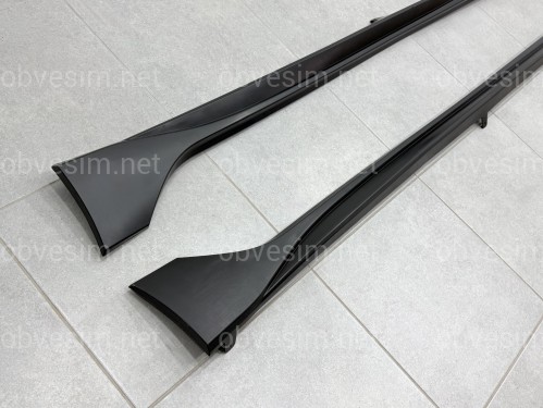 Накладки на пороги R-Line для Volkswagen Golf 8 2021-