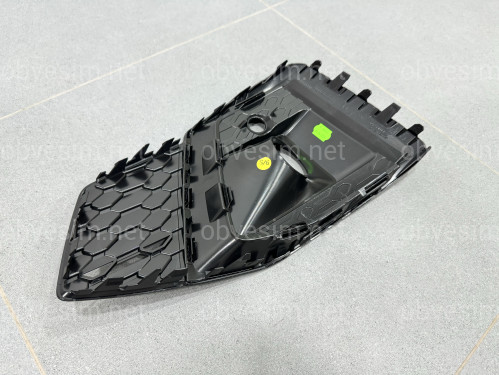 Решетка бампера ПРАВАЯ S-Line Black 8W6807682TT94 для Audi A5 B9 2020-2025