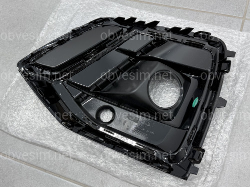 Решетка бампера ПРАВАЯ S-Line BLACK 80G807680Q Y9B для AUDI Q5 2020-2024