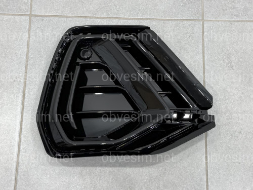 Решетка бампера S-Line BLACK ПРАВАЯ 83G807682A T94 для Audi Q3 2019-