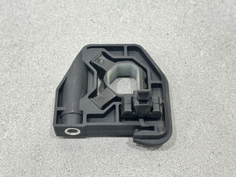 Кронштей радиатора правый нижний 17118620733 для BMW 1 series F20 / 3 series F30