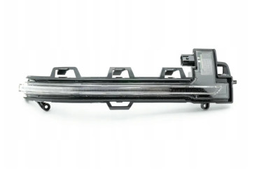 Повторитель поворота правый 63137441440 для BMW X3 X4 X5 X6 X7 G01 G02 G05 G06 G07