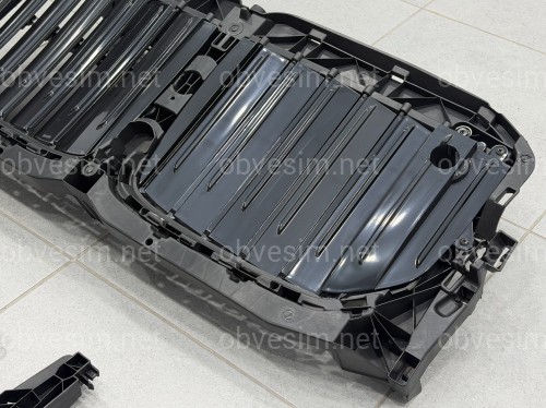 Центральные жалюзи с моторчиком под ночное видение 51749465365 для BMW X7 G07 2019-2022