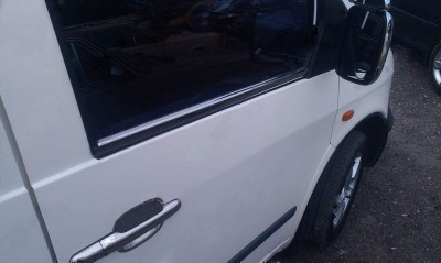 Молдинги окна нижние Mercedes-Benz Vito W638 1996-2003 (нержавеющая сталь)