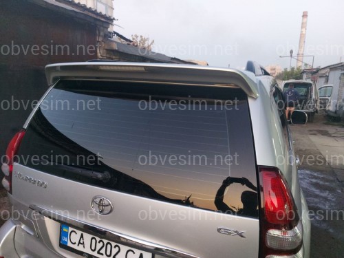 Спойлер на крышку багажника с белым стопом Toyota Land Cruiser Prado 120 2003-2009 цвет серебро ABS пластик